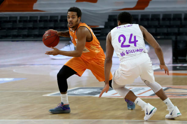 体育事业中 体育事业中