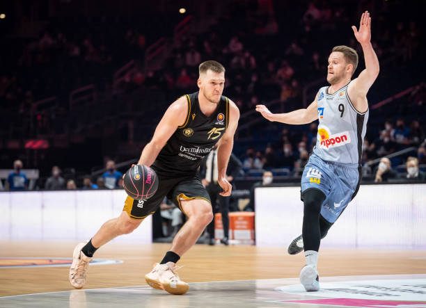 随着球员们 随着球员们